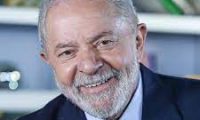 Bolsonaro tem ‘rabo preso’ e falta a ele ‘coragem’ para mudar política de preços da Petrobras, diz Lula